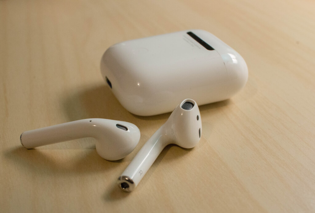 This man’s Apple AirPods allegedly exploded while he was working out - WinfiY crunch