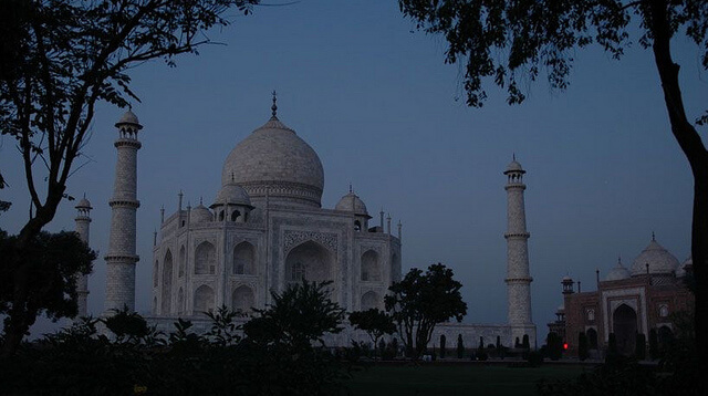 Why Taj Mahal is One of The 7 Wonders Of The World - WinfiY crunch